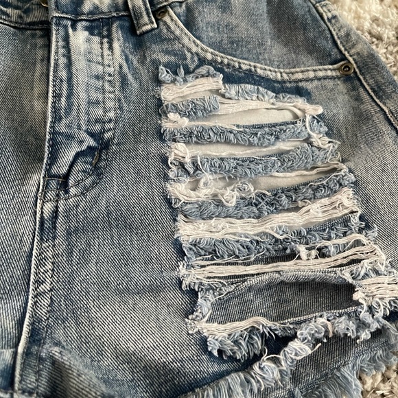 Distressed High Rise Booty Short - Picture 5 of 6